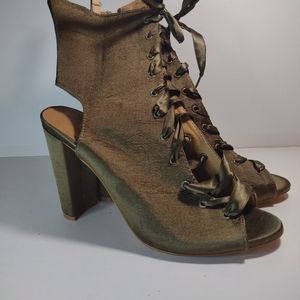 MELLY Muriele green open toe open back lace up 4" heels size 10